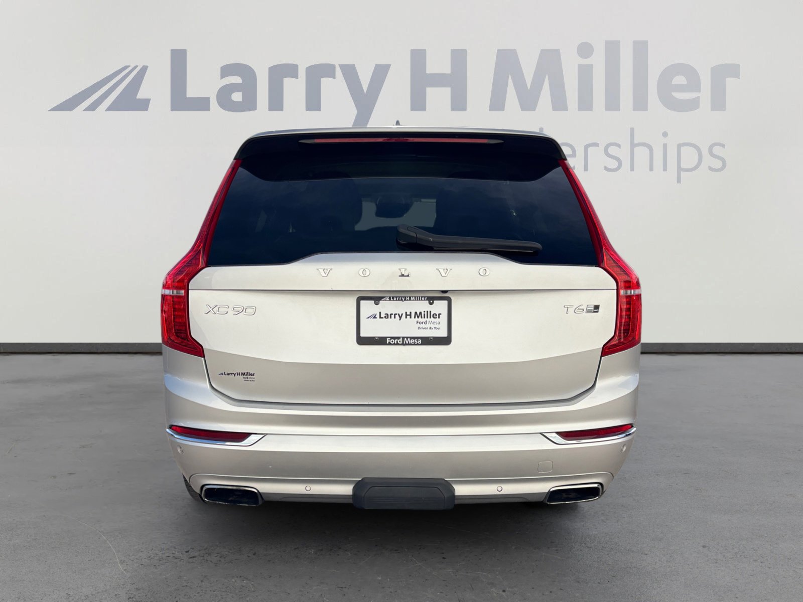 Used 2019 Volvo XC90 T6 Inscription w/ Luxury Package image 4