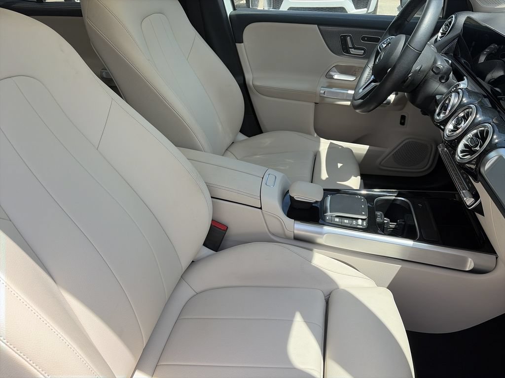 Used 2022 Mercedes-Benz GLB 250 image 33