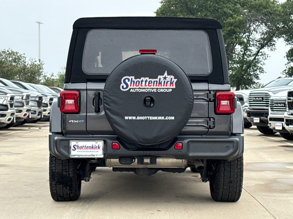 Used 2021 Jeep Wrangler Unlimited Sahara w/ Cold Weather Group AWD/4WD image 8