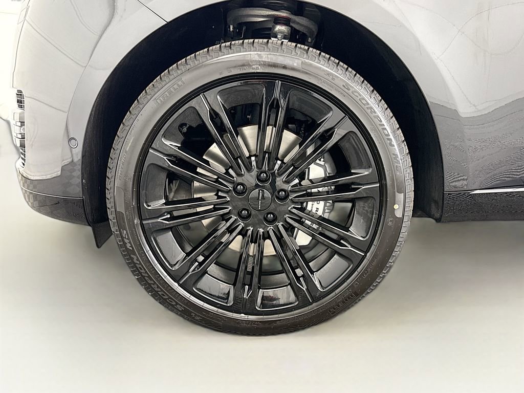 New 2026 Land Rover Range Rover SE image 30