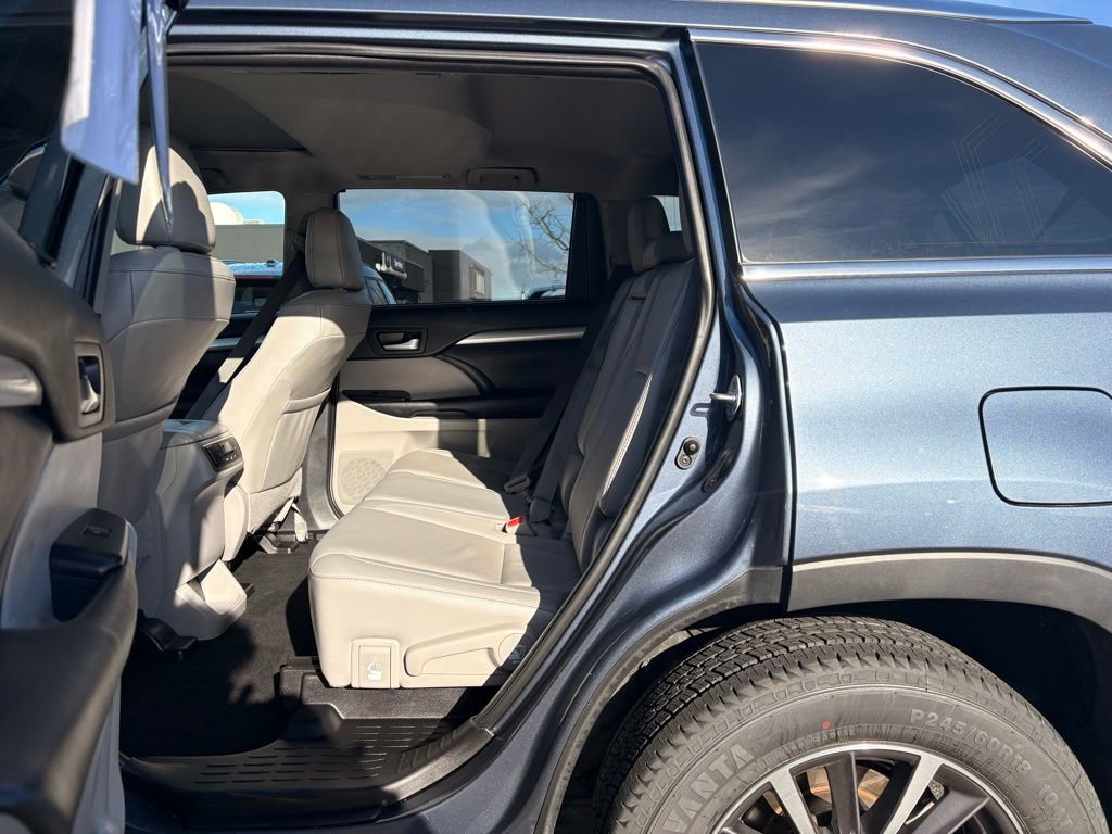 Used 2019 Toyota Highlander XLE image 13