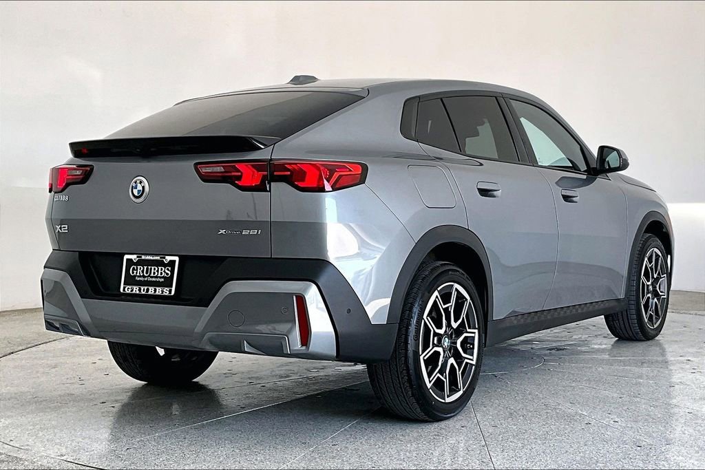 Used 2025 BMW X2 xDrive28i image 15