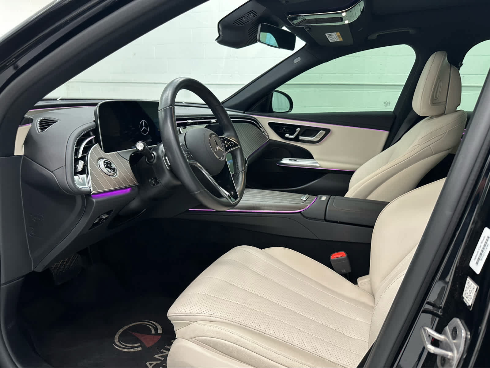 Used 2025 Mercedes-Benz E 350 4MATIC Sedan image 8