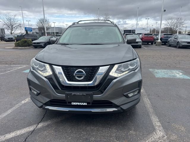 Used 2017 Nissan Rogue SL w/ SL Premium Package image 2