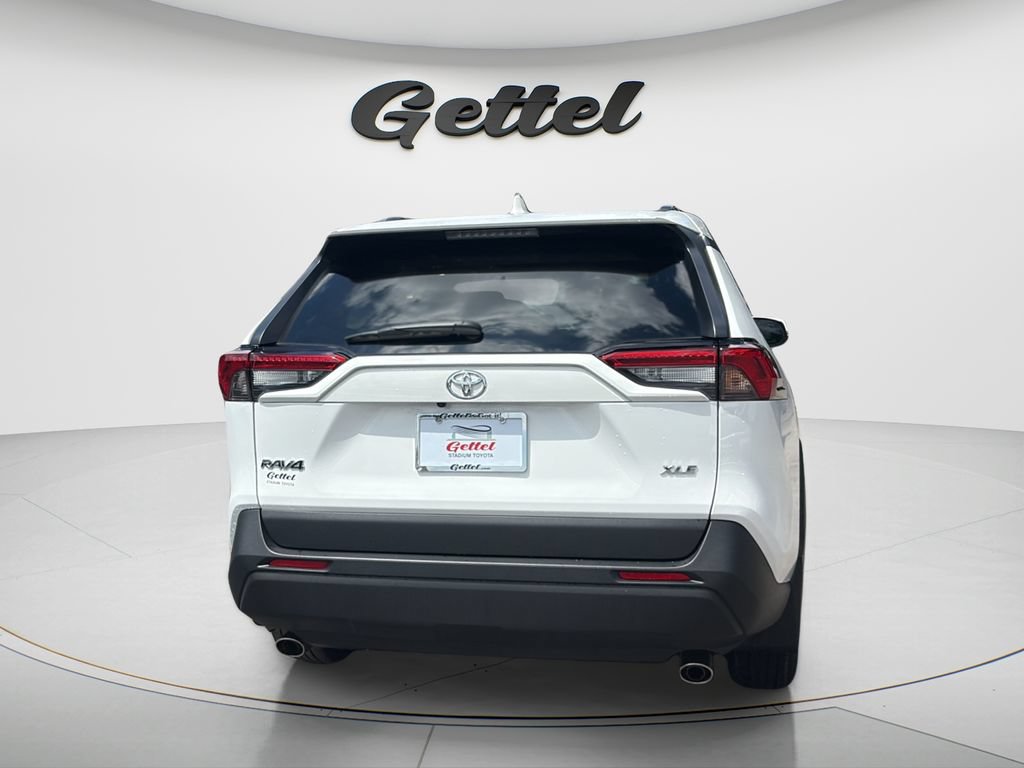 Used 2025 Toyota RAV4 XLE w/ Convenience Package FWD image 6