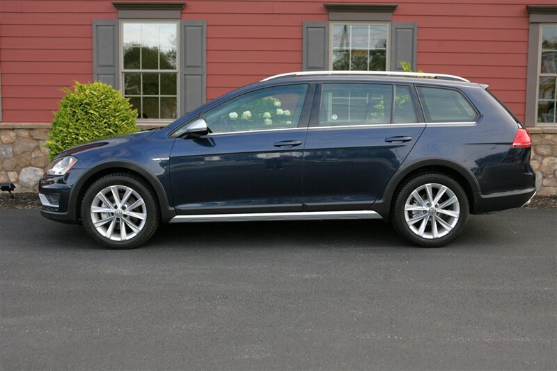Used 2017 Volkswagen Golf Alltrack S AWD/4WD image 4