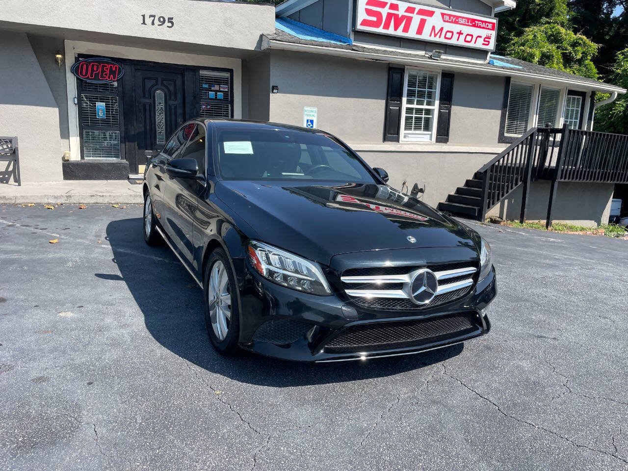 Used 2019 Mercedes-Benz C 300 Sedan w/ Premium Package image 4