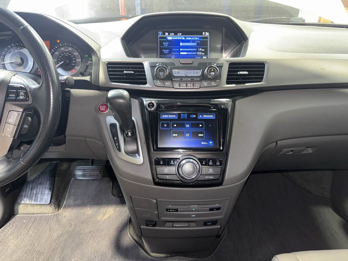Used 2015 Honda Odyssey Touring Elite image 21