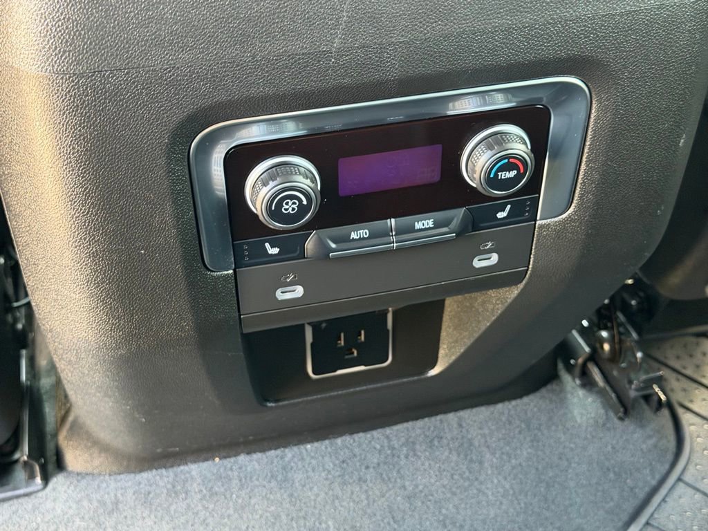 Used 2024 Chevrolet Tahoe Z71 w/ Z71 Off-Road Package AWD/4WD image 12