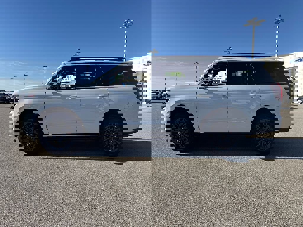 New 2025 Ford Expedition Platinum w/ Stealth Performance Package video 2