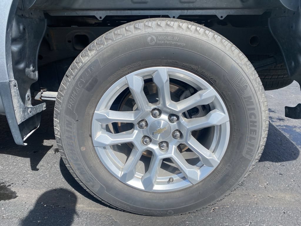 Used 2023 Chevrolet Silverado 1500 LT AWD/4WD image 16