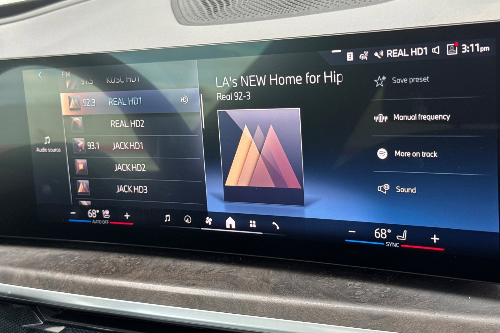 Used 2024 BMW X7 xDrive40i w/ M Sport Package image 18