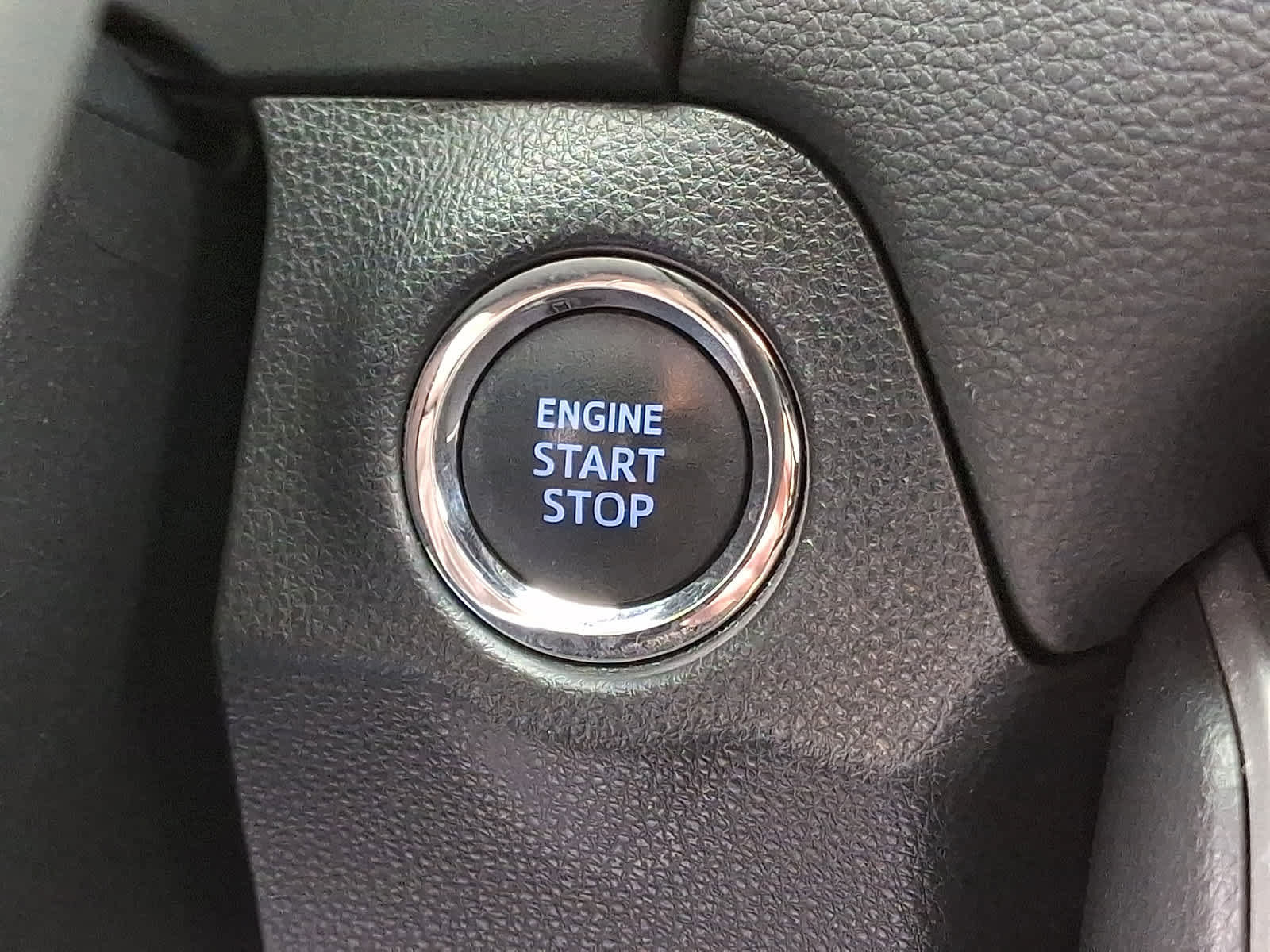 Certified 2020 Toyota RAV4 XLE image 24