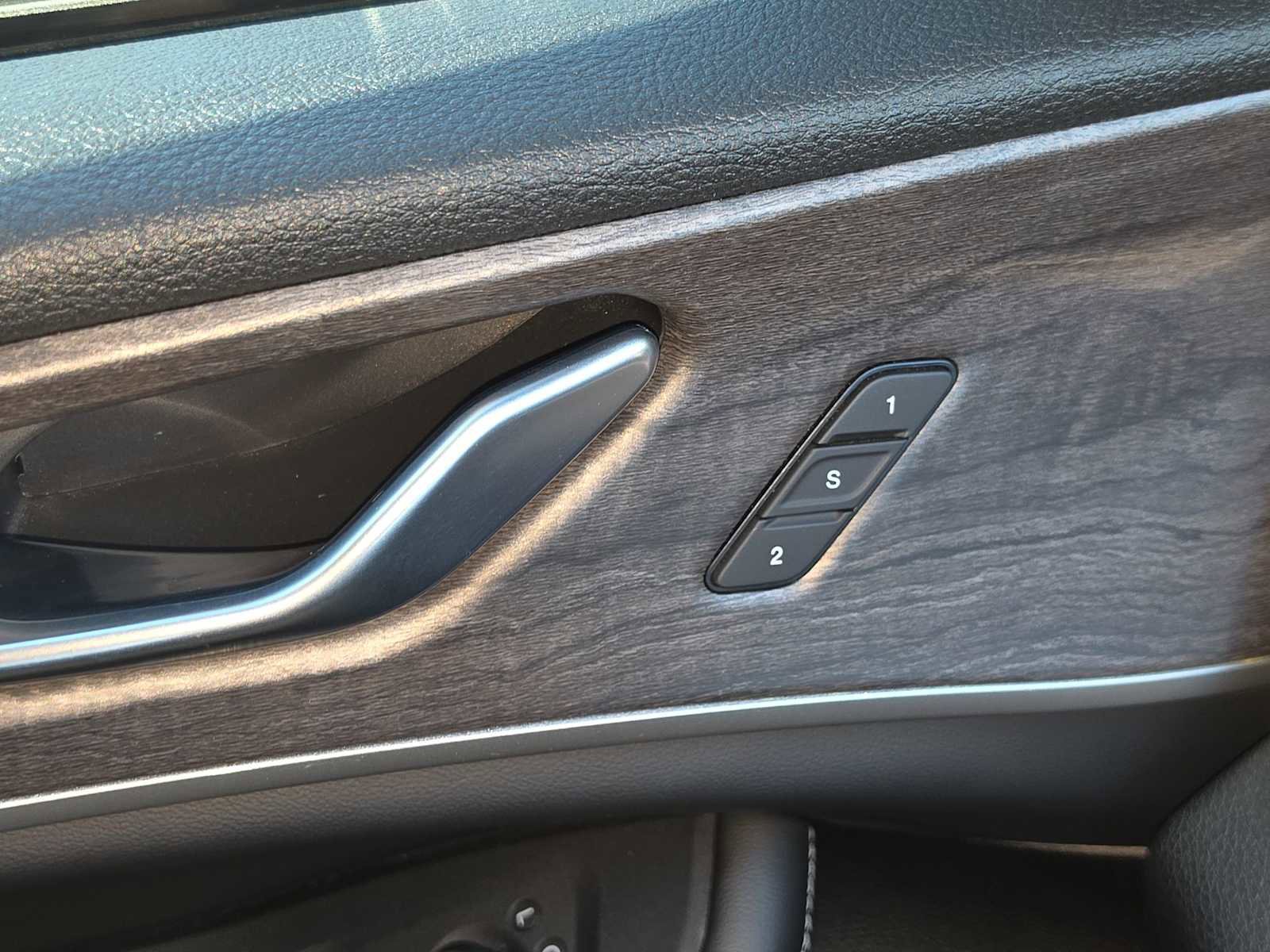 Used 2023 Jeep Grand Cherokee 4WD 4xe image 31