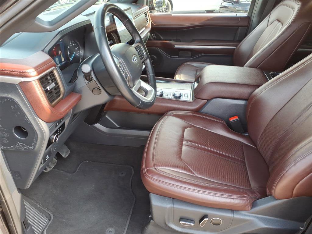 Used 2024 Ford Expedition Limited image 7