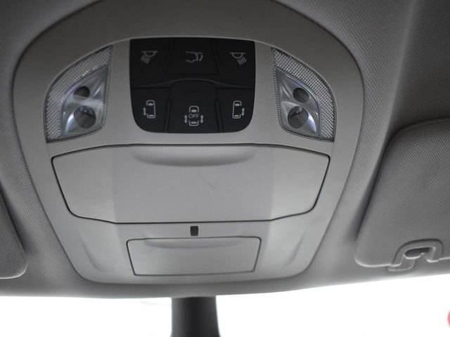 Used 2024 Chrysler Pacifica Select image 39