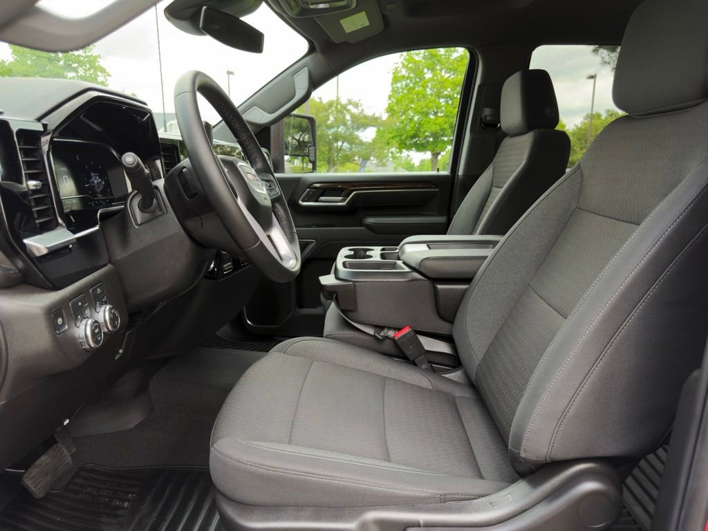 Used 2025 GMC Sierra 2500 SLE AWD/4WD image 15