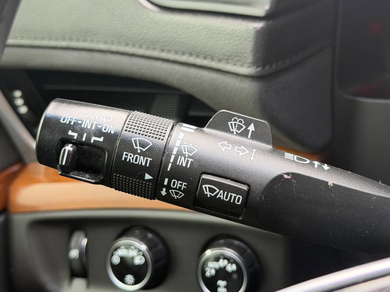 Used 2017 Cadillac Escalade ESV Luxury image 43