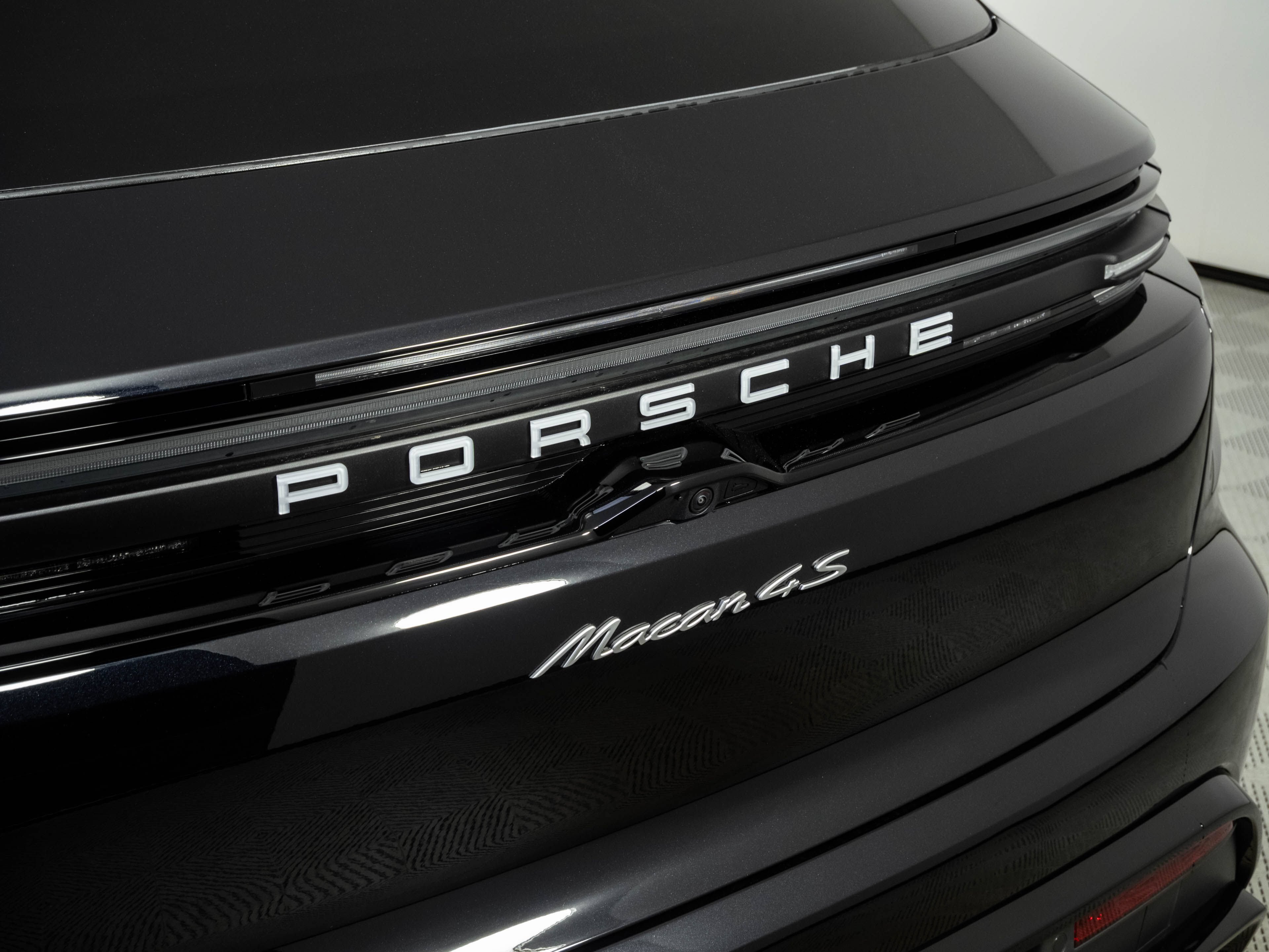 New 2026 Porsche Macan 4S Electric AWD/4WD image 37