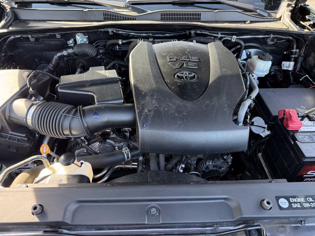 Used 2019 Toyota Tacoma TRD Sport AWD/4WD image 10