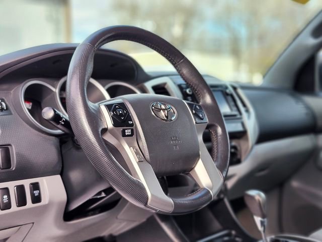 Used 2015 Toyota Tacoma 4x4 Access Cab V6 w/ SR5 Package image 19