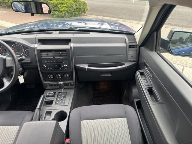 Used 2010 Jeep Liberty Sport w/ Popular Equipment Group AWD/4WD image 12