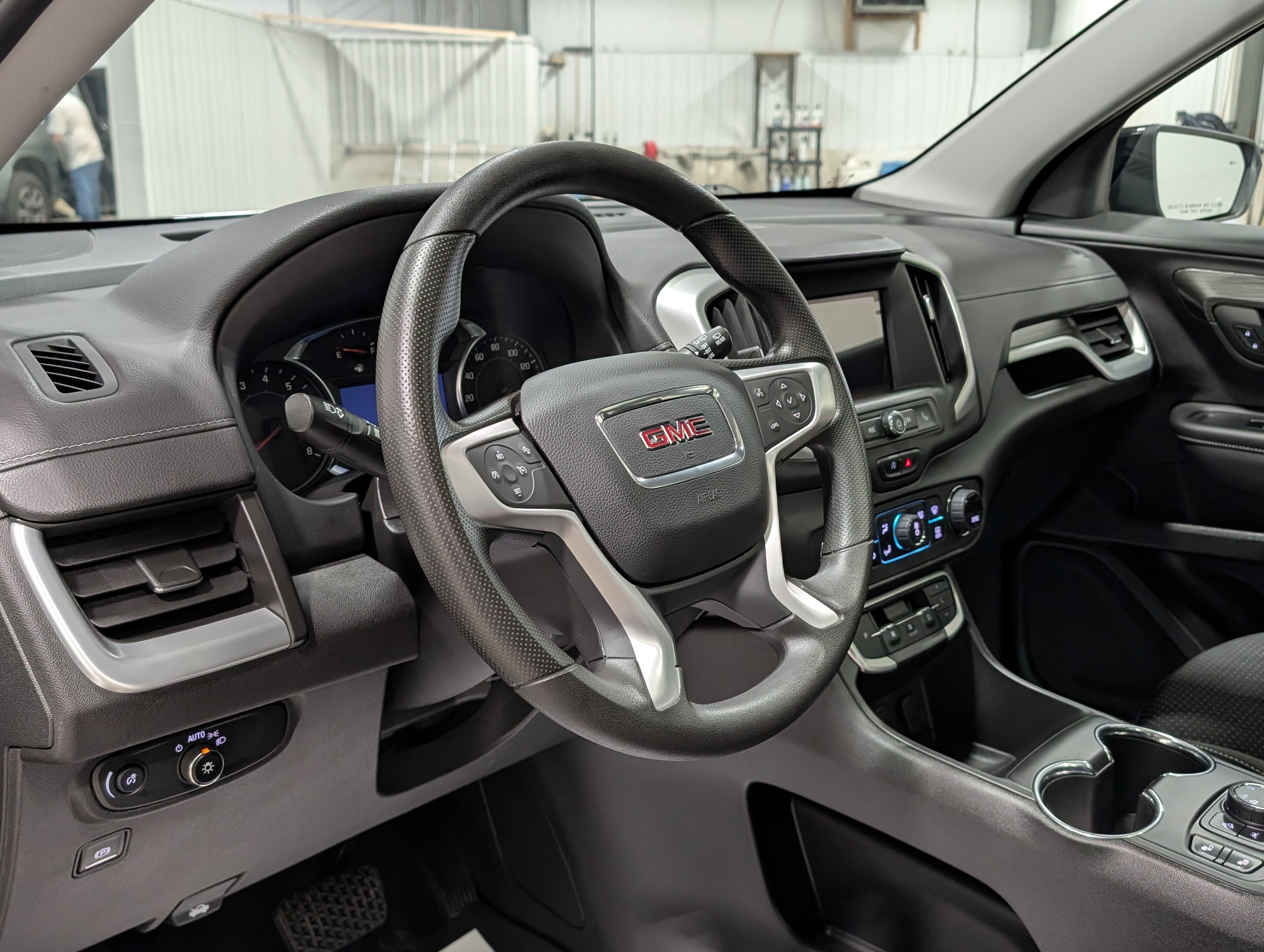 Used 2023 GMC Terrain SLE w/ Driver Convenience Package AWD/4WD image 16