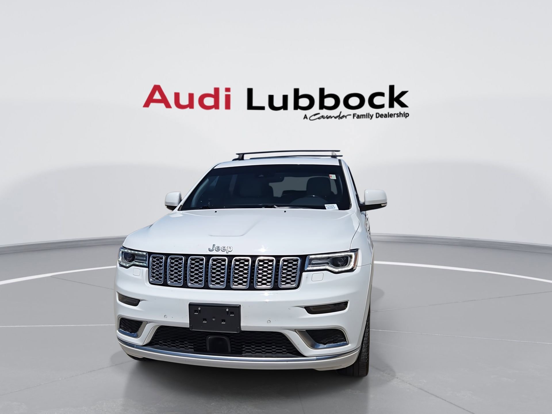 Used 2019 Jeep Grand Cherokee Summit AWD/4WD image 3