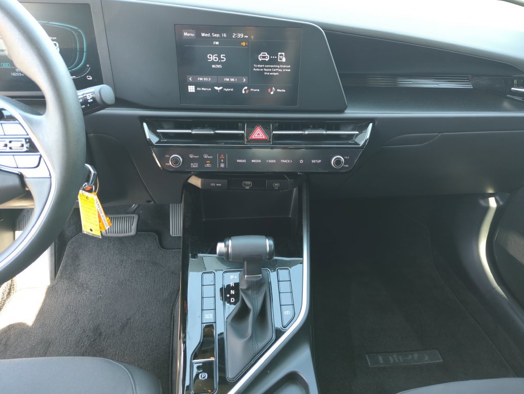 Used 2025 Kia Niro LX FWD image 25