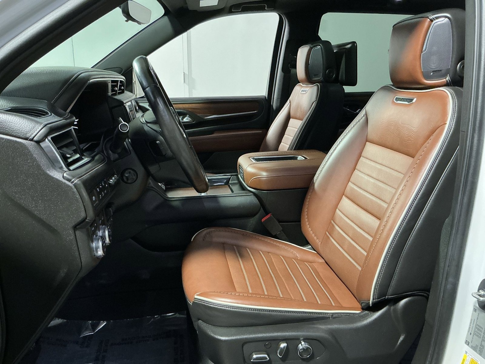 Used 2023 GMC Yukon Denali Ultimate AWD/4WD image 14