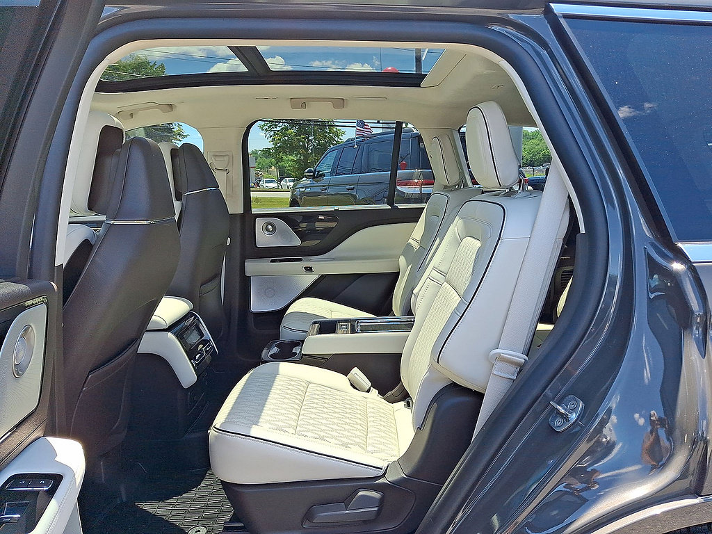 Used 2021 Lincoln Aviator Black Label w/ Dynamic Handling Package AWD/4WD image 20