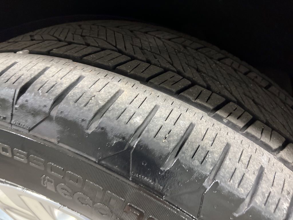 Used 2025 GMC Yukon XL Denali image 41