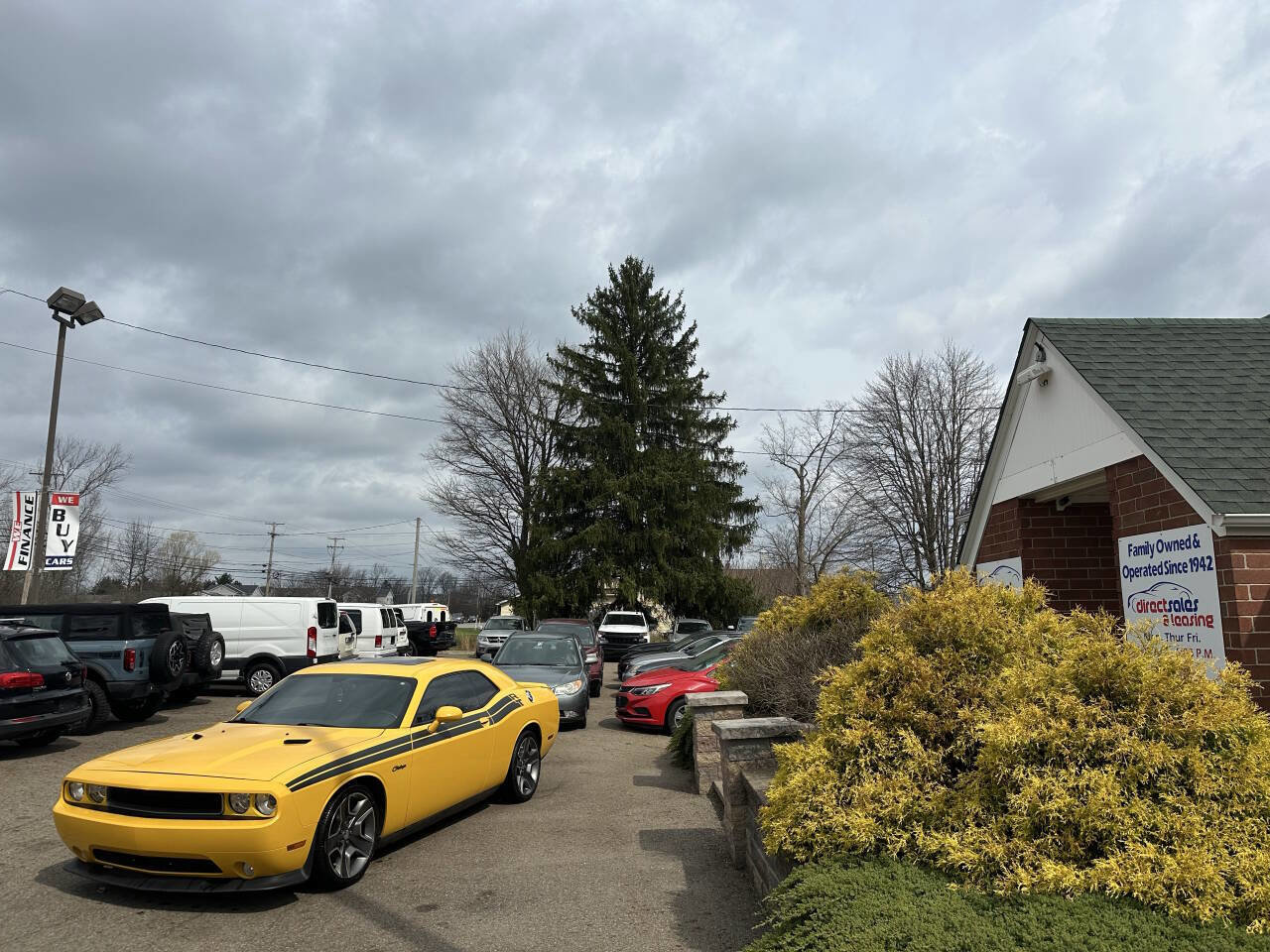 Used 2012 Dodge Challenger R/T RWD image 1