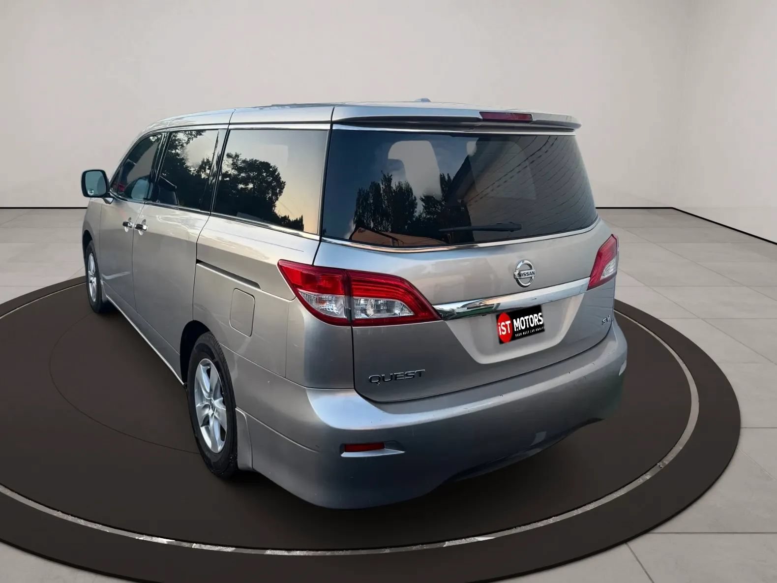 Used 2012 Nissan Quest SV FWD image 6