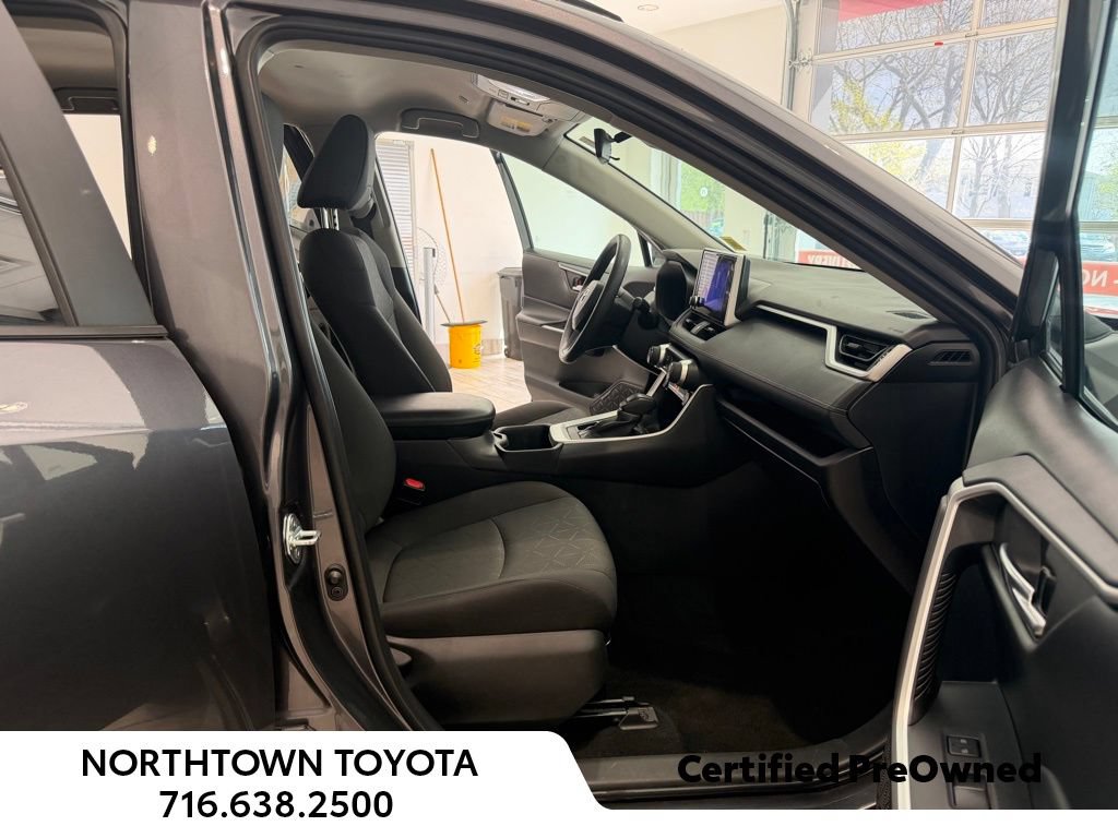 Used 2024 Toyota RAV4 XLE AWD/4WD image 14