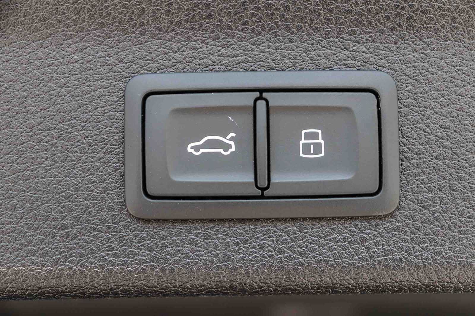 Used 2025 Audi Q3 2.0T Premium w/ Convenience Package image 41