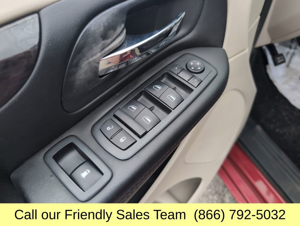 Used 2014 Dodge Grand Caravan SXT w/ Rear Park Assist Package image 13