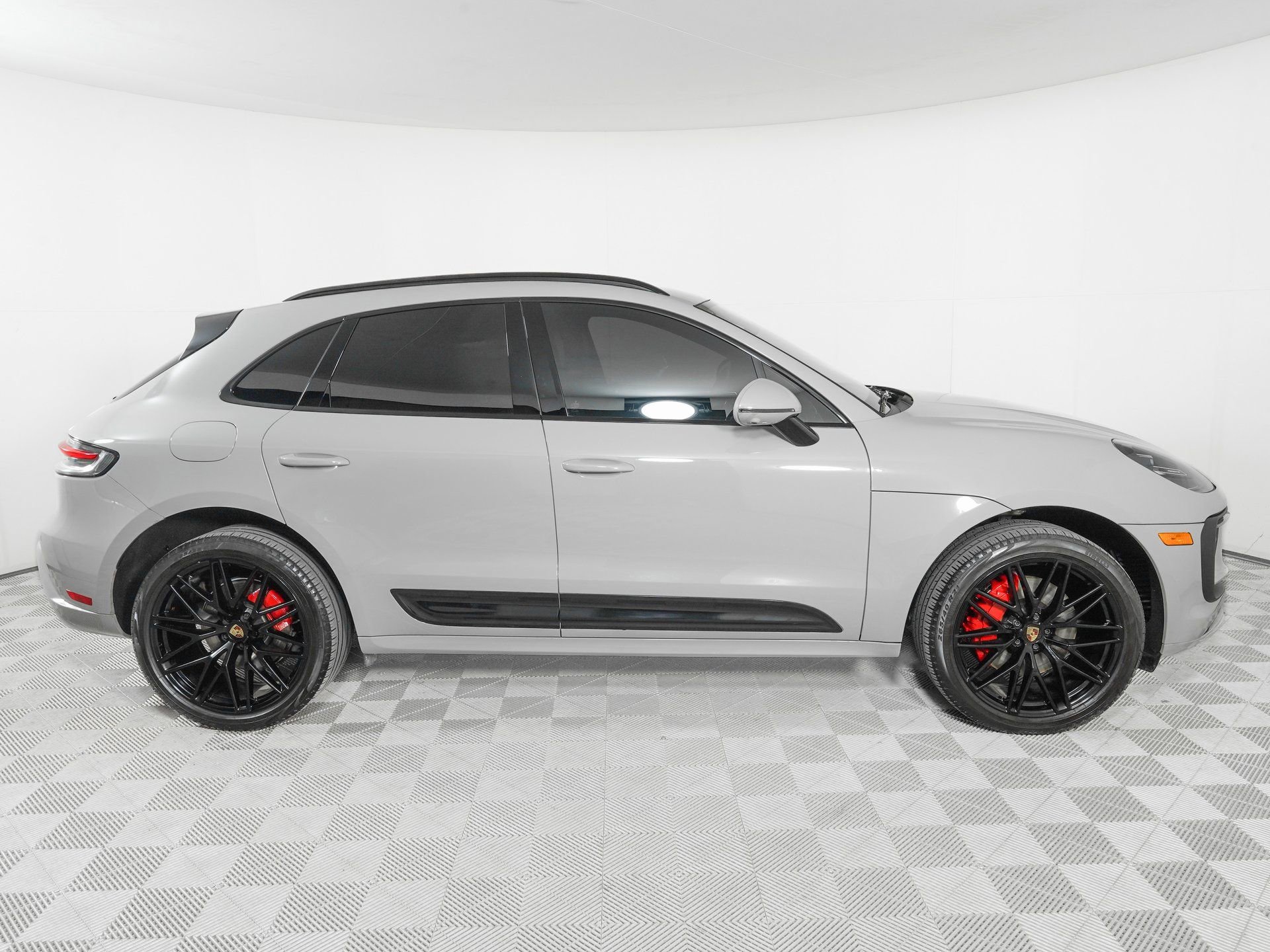 Used 2024 Porsche Macan S image 4