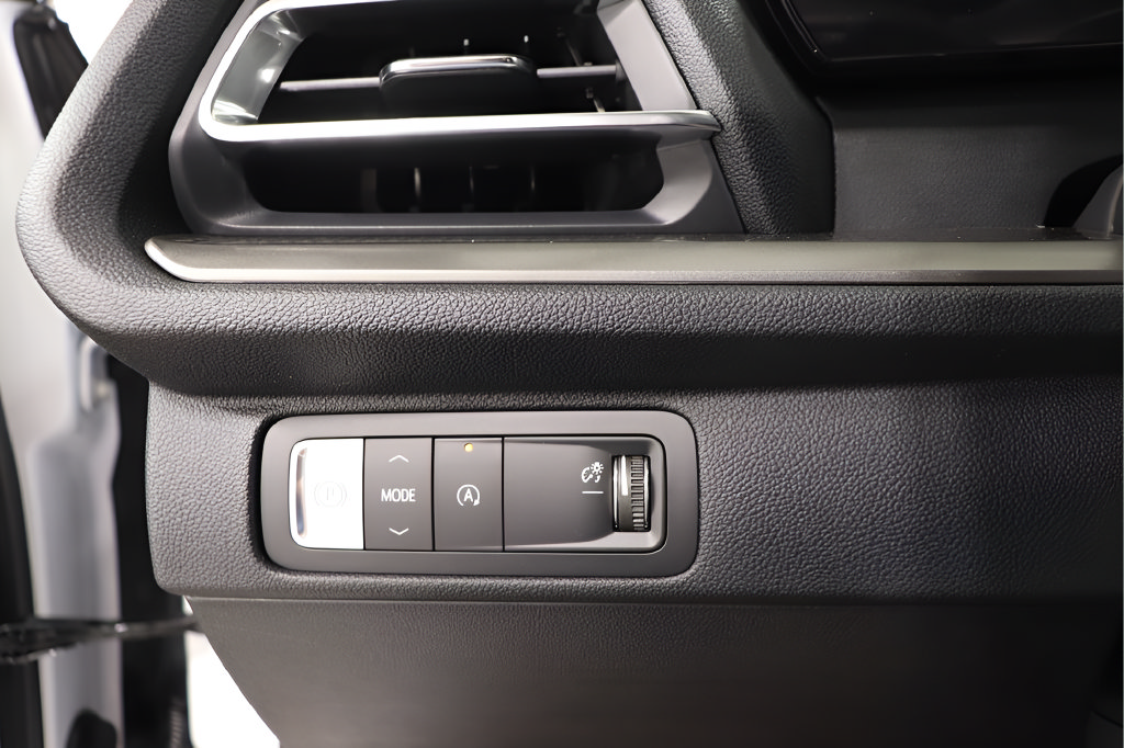 New 2026 Chevrolet Traverse LT w/ Driver Confidence Package FWD image 17