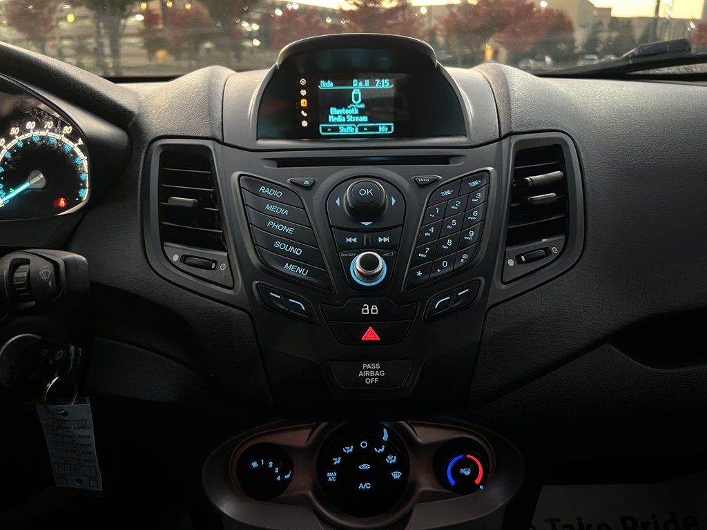 Used 2015 Ford Fiesta SE FWD image 20