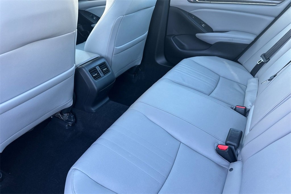 Used 2019 Honda Accord Touring image 11