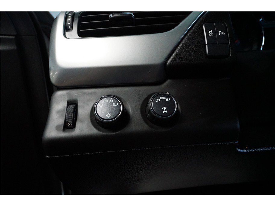 Used 2018 Chevrolet Suburban LS image 18