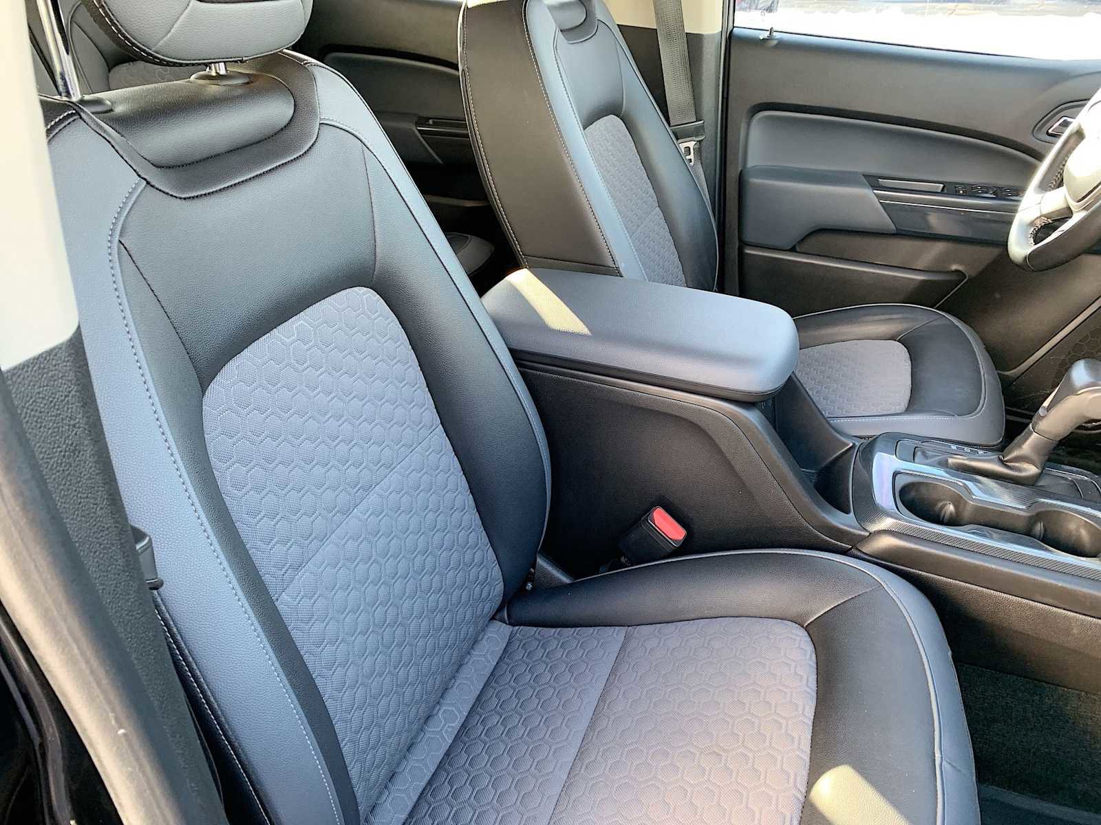 Certified 2016 Chevrolet Colorado Z71 w/ Z71 Midnight Edition image 24