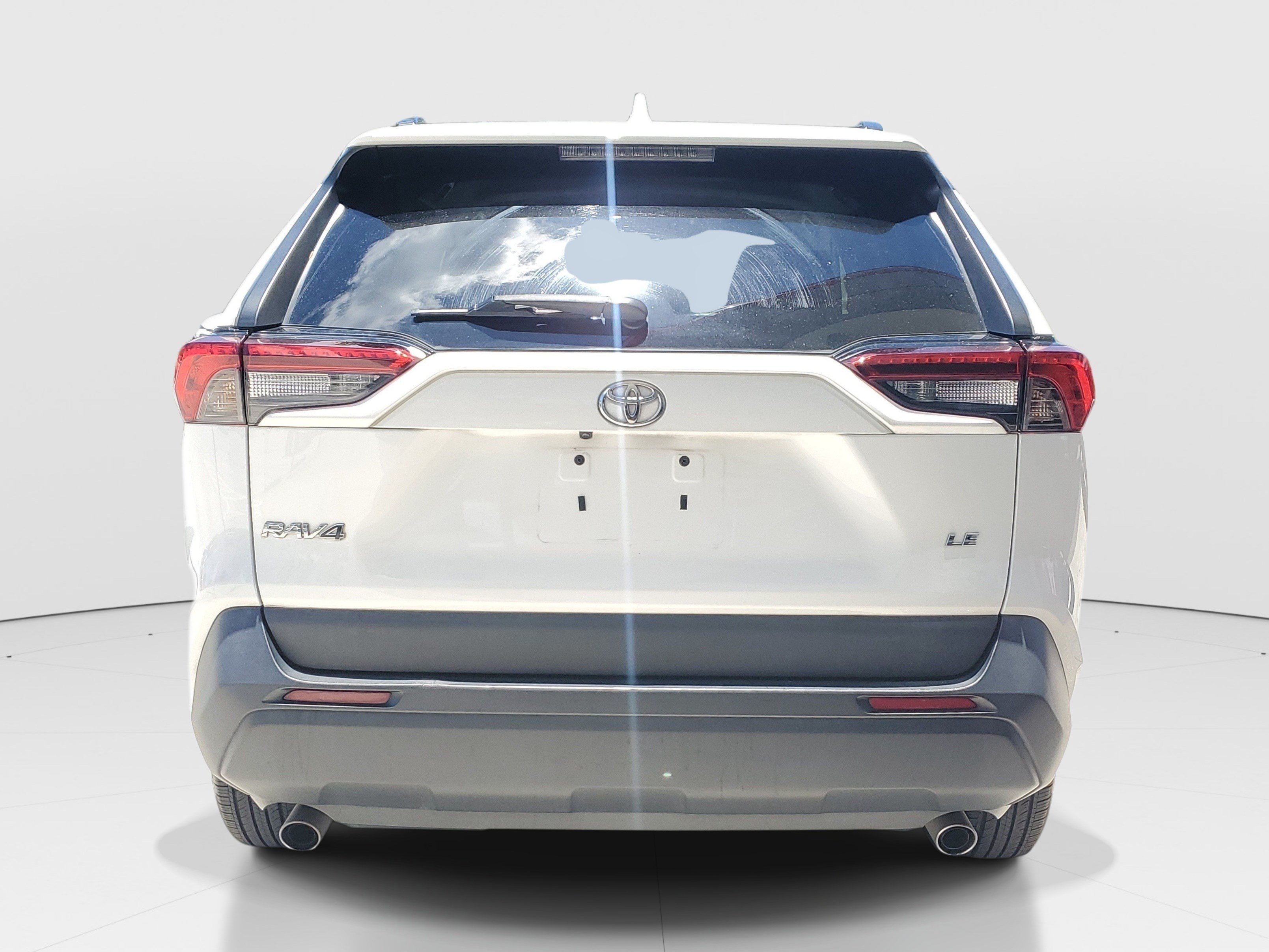 Used 2021 Toyota RAV4 LE FWD image 5