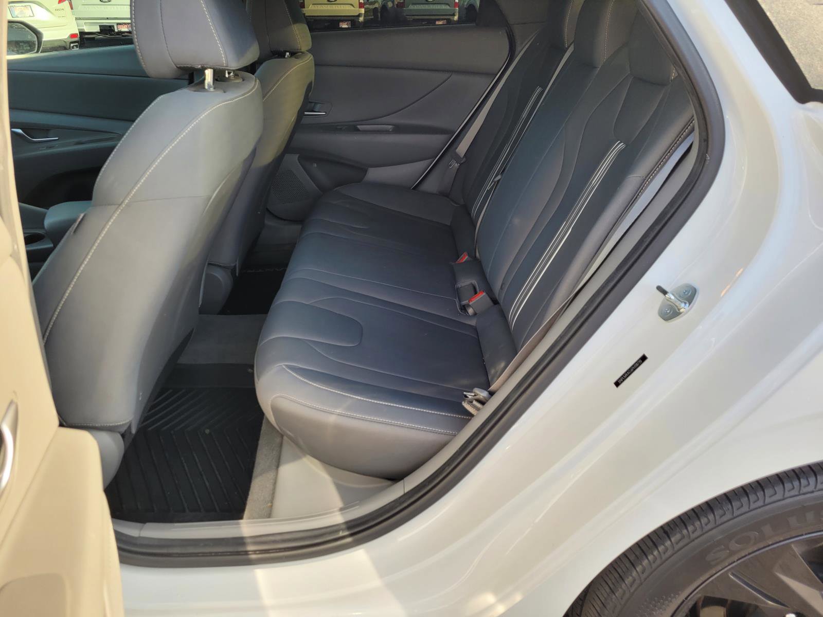 Used 2023 Hyundai Elantra SEL w/ Cargo Package image 12