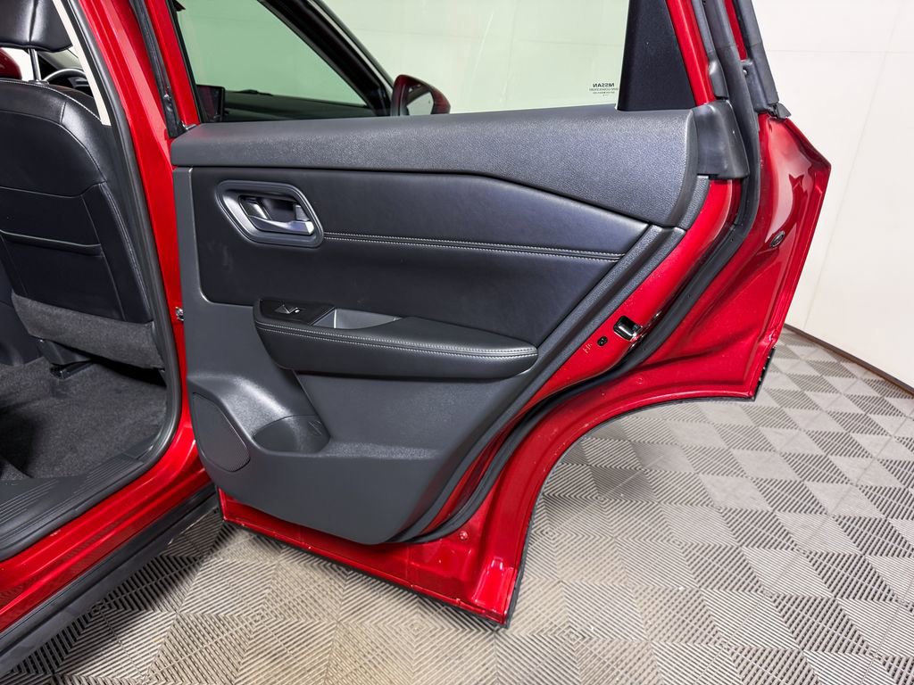 Certified 2024 Nissan Rogue SL image 47