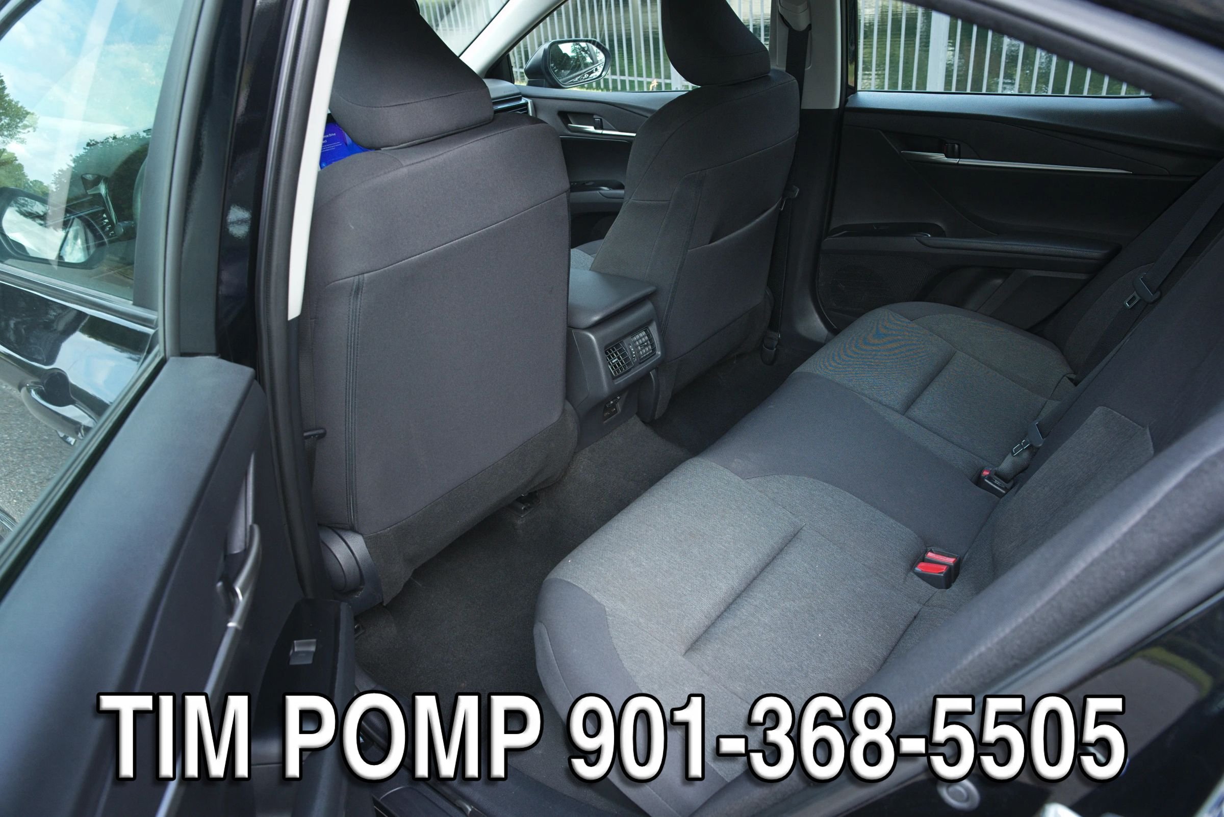 Used 2025 Toyota Camry LE FWD image 12