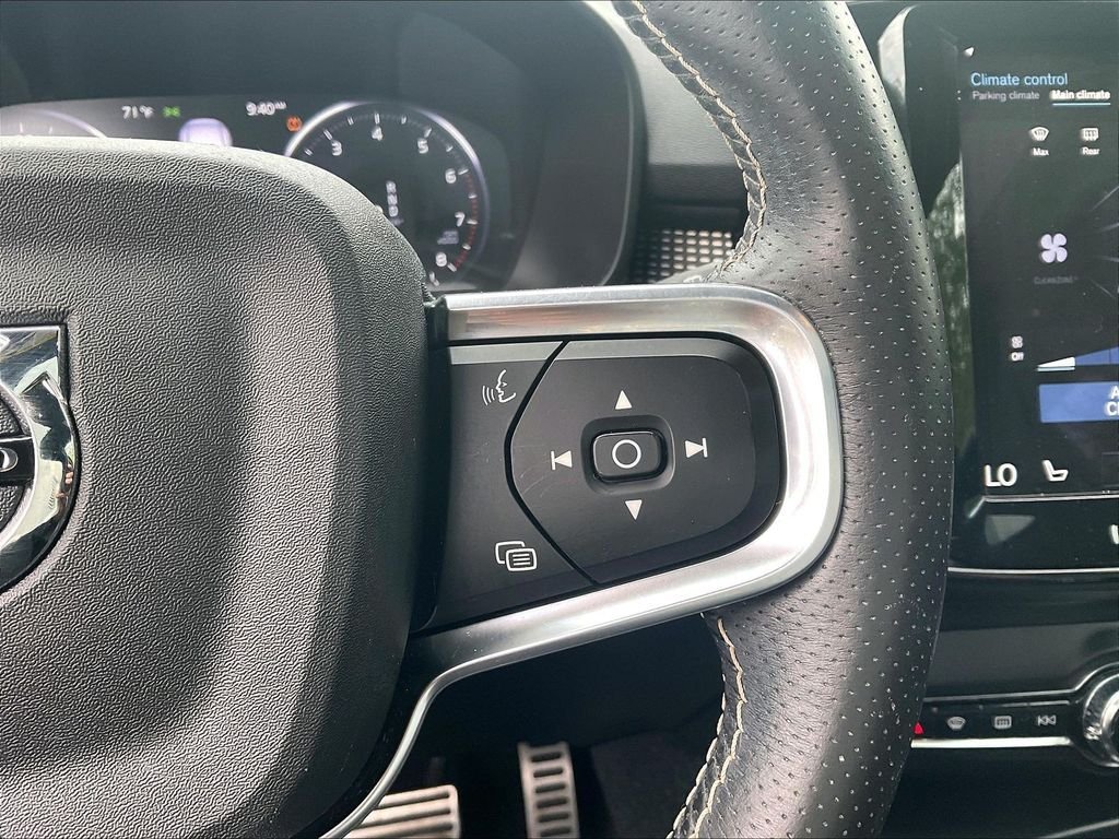 Used 2021 Volvo XC40 T5 R-Design w/ Climate Package AWD/4WD image 24