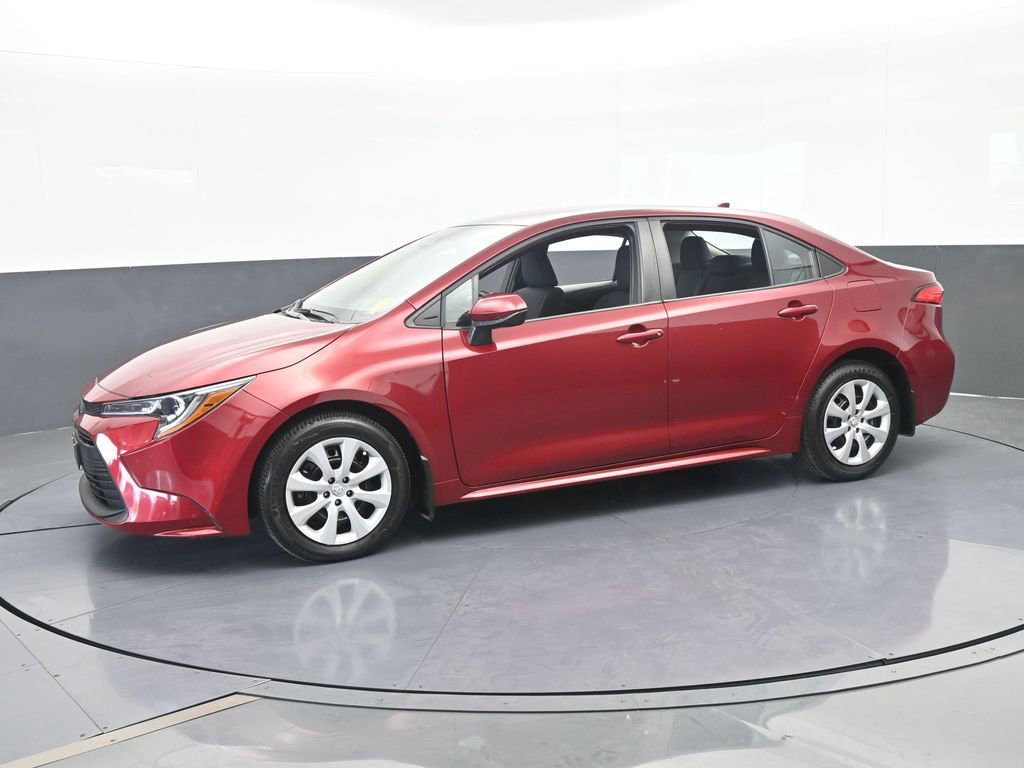 Used 2024 Toyota Corolla LE FWD image 2