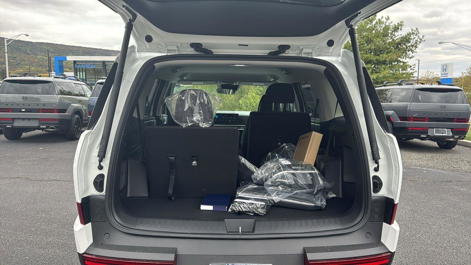 New 2026 Hyundai Santa Fe SE image 7